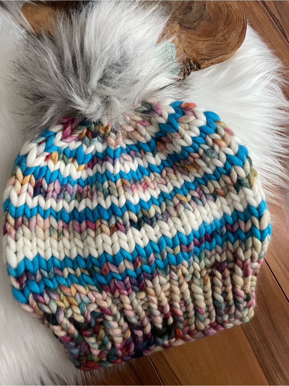 Luxury soft wool handmade Multi-Color Chunky Knit Pom Beanie - Blue & Cream
